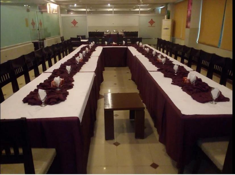 Hotel Multan Continental Eksteriør bilde